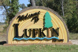 Lufkin_welcome_sign,_Lufkin,_TX_IMG_3916-1