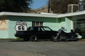 1280px-Emma_Jeans_Holland_Burger_Cafe_-_Route_66,_Victorville,_CA