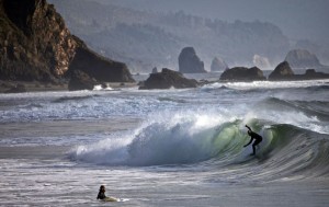 cannon-beach-Oregon-USA-surf-2