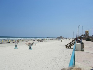 1024px-Daytona_Beach_April_2011_04