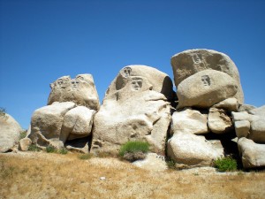 Petroglyphs_in_Victorville