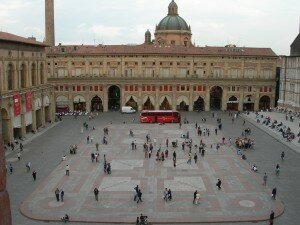 bologna-piazza-maggiore-italy