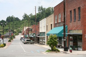 1280px-Downtown_Spruce_Pine_NC