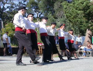 Greek_line_dancers_Belmont_California