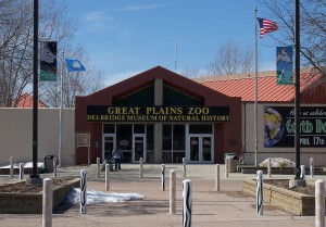1024px-Great_Plains_Zoo_entrance_1