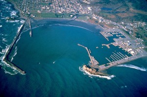 800px-Crescent_City_California_harbor_aerial_view