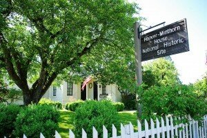 1024px-Hoover_Minthorn_house_sign