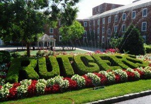 Rutgers_spelled_out_in_hedge_on_College_Ave_campus_New_Brunswick_NJ