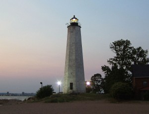 1280px-Five_Mile_Point_Lighthouse_-_New_Haven_CT