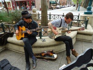 1024px-California_Santa_Cruz_street_musicians_playing